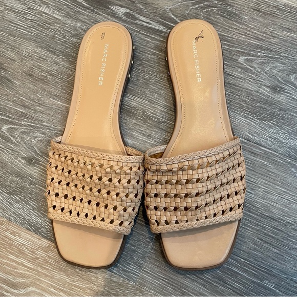 MARC FISHER Woven Jeremy Sandals Square Toe Studded Tan Flats Size 10 - Picture 2 of 7